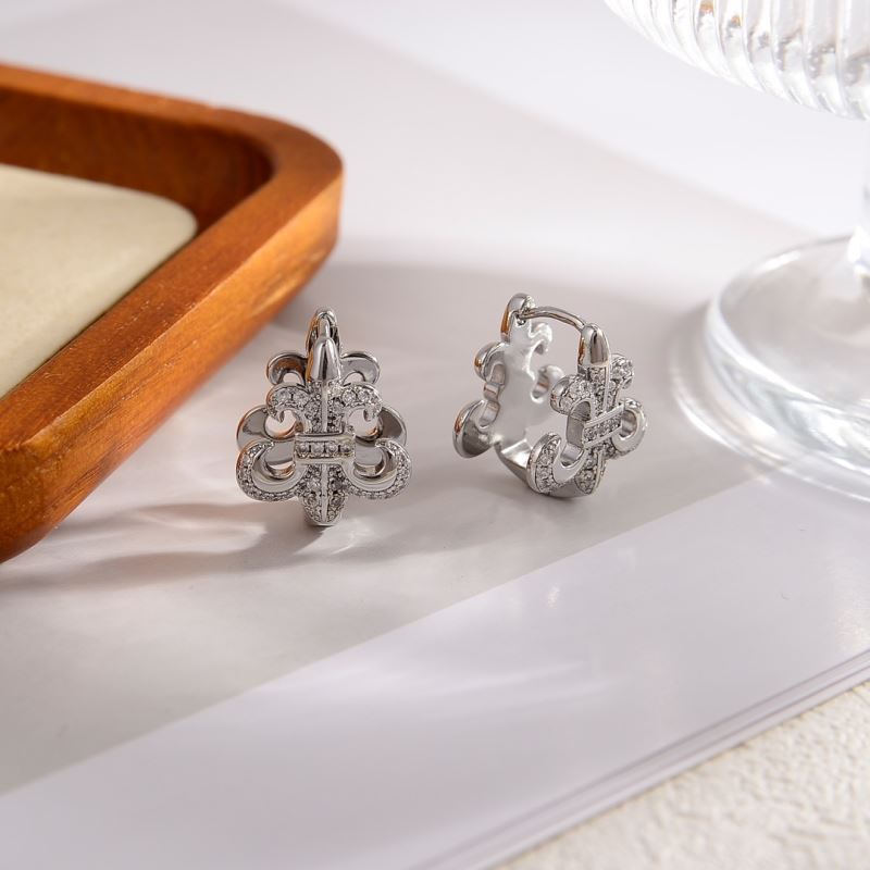 Ch*0me He**ts earrings